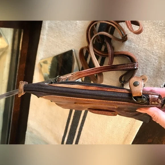 NWT Bed Stu Leather Viana Crossbody Belt Bag Wristlet Cafe Latte MSRP $180 - Picture 9 of 13